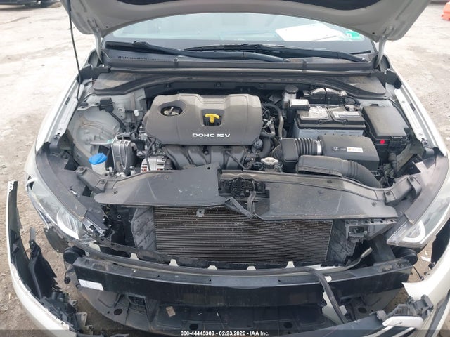 5NPD84LF7HH054945 Hyundai ELANTRA SE