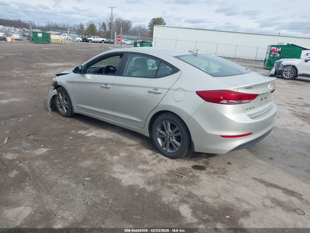 5NPD84LF7HH054945 Hyundai ELANTRA SE
