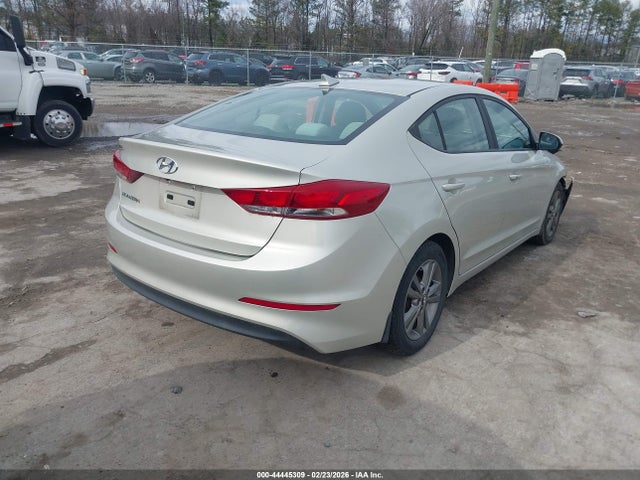 5NPD84LF7HH054945 Hyundai ELANTRA SE