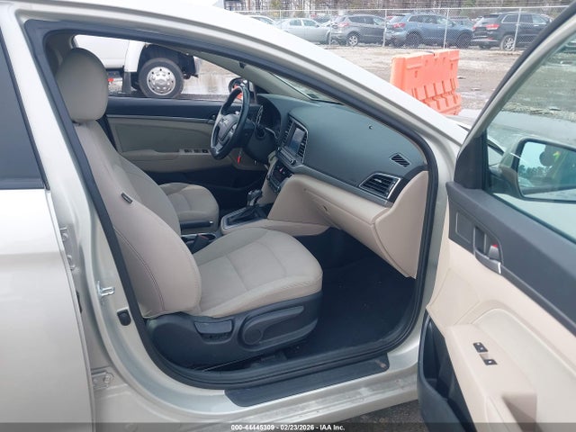 5NPD84LF7HH054945 Hyundai ELANTRA SE