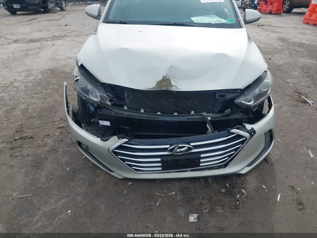 5NPD84LF7HH054945 Hyundai ELANTRA SE