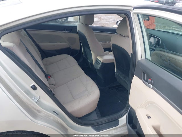5NPD84LF7HH054945 Hyundai ELANTRA SE