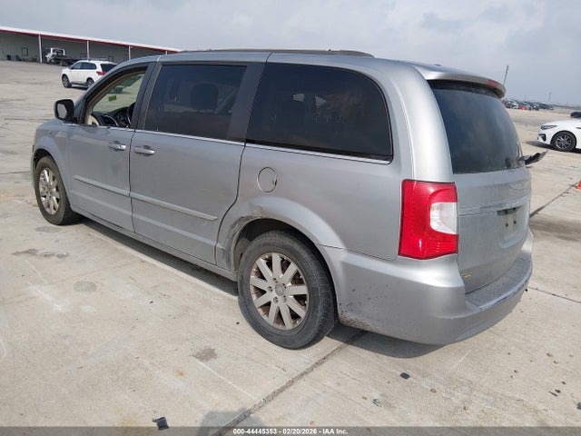 2015 CHRYSLER TOWN & COUNTRY 2C4RC1BG3FR538396 Photo 2