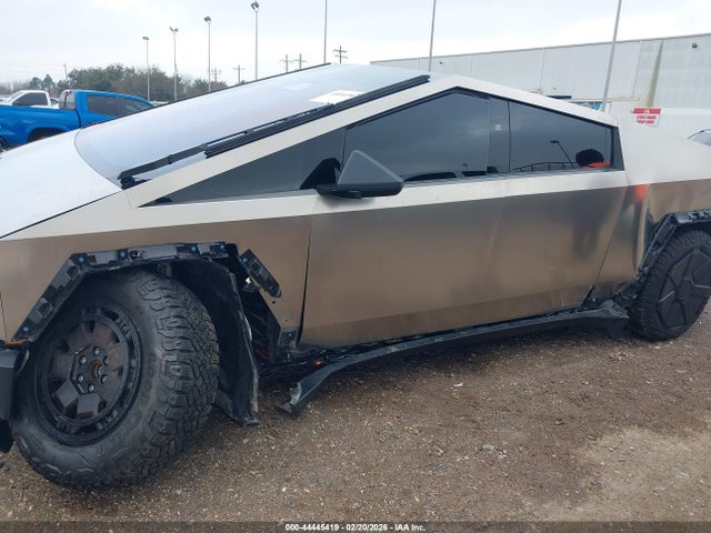 Продаж на аукціоні авто 2024 Tesla Cybertruck All-wheel Drive, vin: 7G2CEHED9RA027148, номер лоту: 44445419