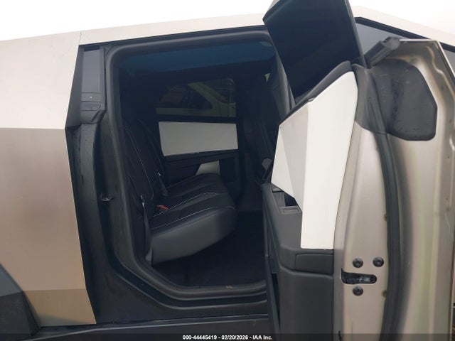 Продаж на аукціоні авто 2024 Tesla Cybertruck All-wheel Drive, vin: 7G2CEHED9RA027148, номер лоту: 44445419