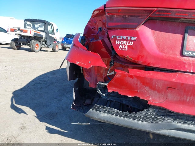 3KPF24AD6NE463062 KIA Forte Lxs