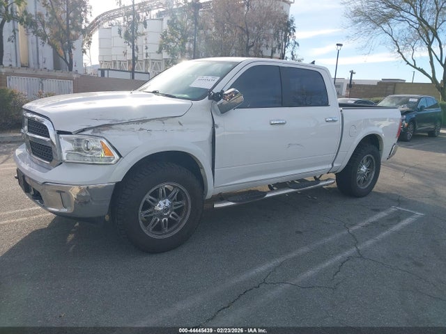 1C6RR7NM5JS231961 RAM 1500 Laramie 4x4 5&#039;7 Box