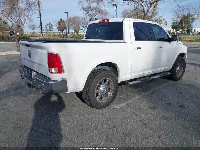 1C6RR7NM5JS231961 RAM 1500 Laramie 4x4 5&#039;7 Box