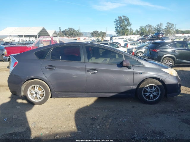 Toyota Prius Three 2014 JTDKN3DU8E1764172 Image 13