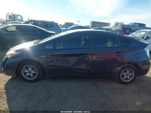 Toyota Prius Three 2014 JTDKN3DU8E1764172 Image 14