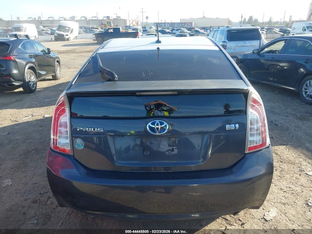 Toyota Prius Three 2014 JTDKN3DU8E1764172 Image 16