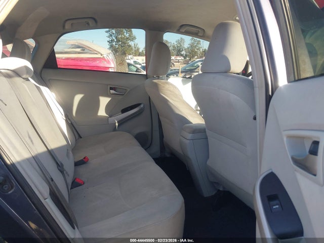 Toyota Prius Three 2014 JTDKN3DU8E1764172 Image 8