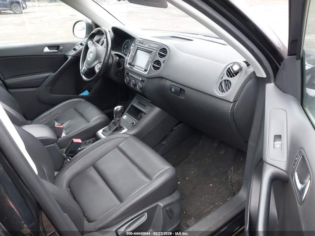 WVGRV7AXXHW507120 Volkswagen Tiguan 2.0t Wolfsburg Edition