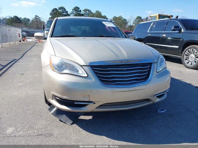 Aukcja sprzedaży 2013 Chrysler 200 Lx, vin: 1C3CCBAB8DN670893, numer aukcji: 44445550