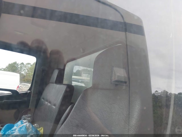 44445634 :رقم المزاد ، 5PVNE8JT5B4S53826 vin ، 2011 Hino 258/268 مزاد بيع