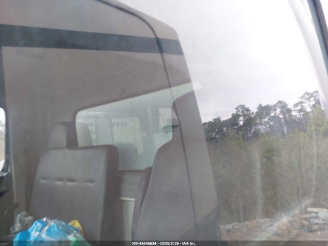 44445634 :رقم المزاد ، 5PVNE8JT5B4S53826 vin ، 2011 Hino 258/268 مزاد بيع
