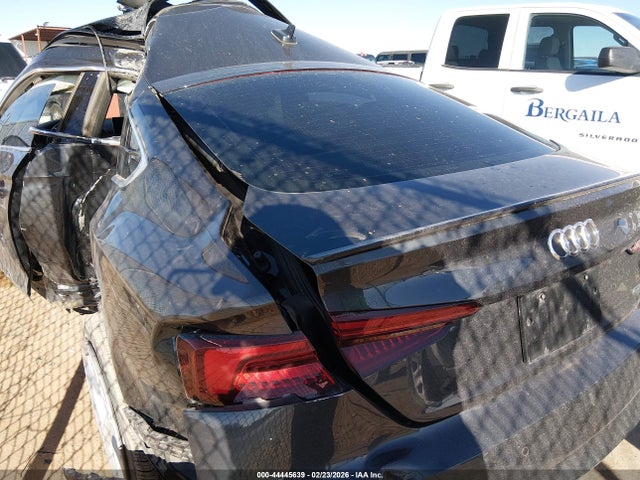 2018 AUDI A5 WAUENCF50JA015022 Photo 2