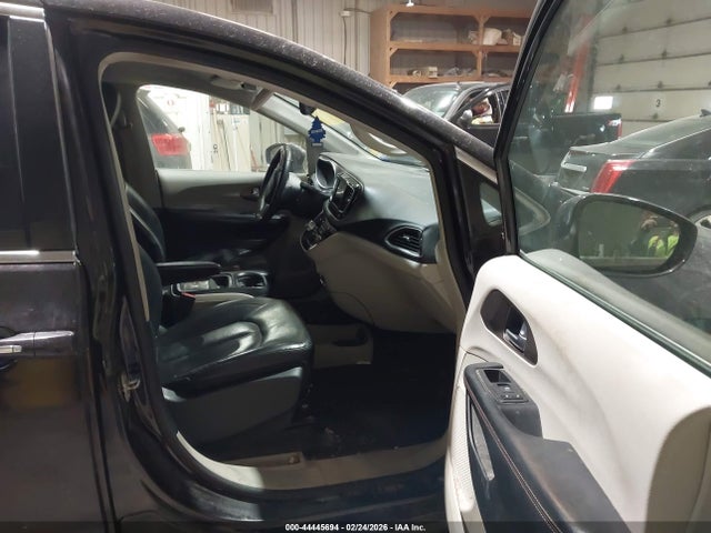 Продажа на аукционе авто 2019 Chrysler Pacifica Touring L, vin: 2C4RC1BG4KR609017, номер лота: 44445694