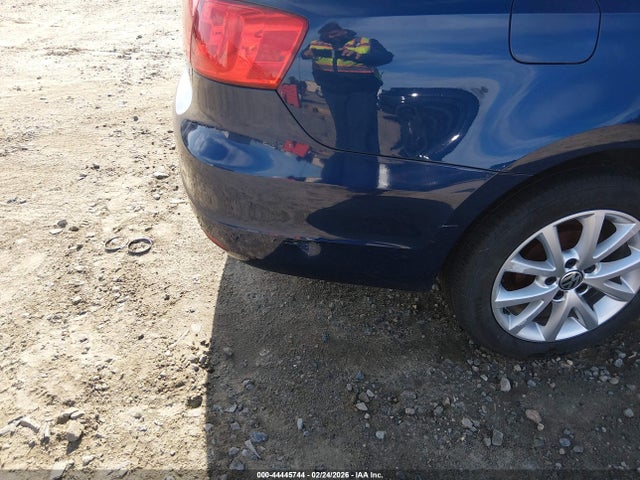 2011 Volkswagen Jetta 2.5l Se მანქანა იყიდება აუქციონზე, vin: 3VWDX7AJ9BM082403, აუქციონის ნომერი: 44445744