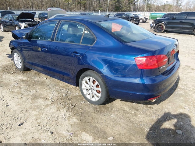2011 Volkswagen Jetta 2.5l Se მანქანა იყიდება აუქციონზე, vin: 3VWDX7AJ9BM082403, აუქციონის ნომერი: 44445744