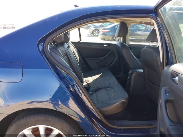 2011 Volkswagen Jetta 2.5l Se მანქანა იყიდება აუქციონზე, vin: 3VWDX7AJ9BM082403, აუქციონის ნომერი: 44445744