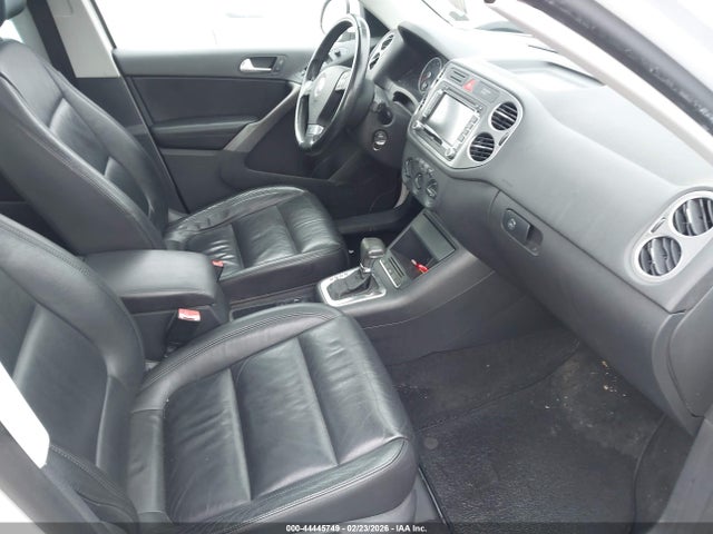 44445749 :رقم المزاد ، WVGBV7AX2AW503683 vin ، 2010 Volkswagen Tiguan Se مزاد بيع