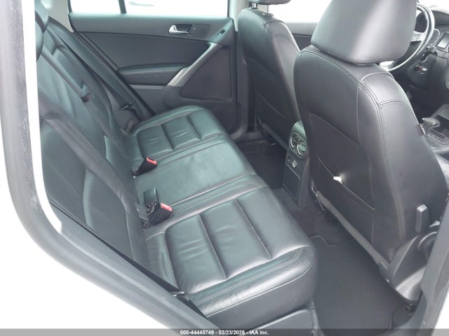 44445749 :رقم المزاد ، WVGBV7AX2AW503683 vin ، 2010 Volkswagen Tiguan Se مزاد بيع