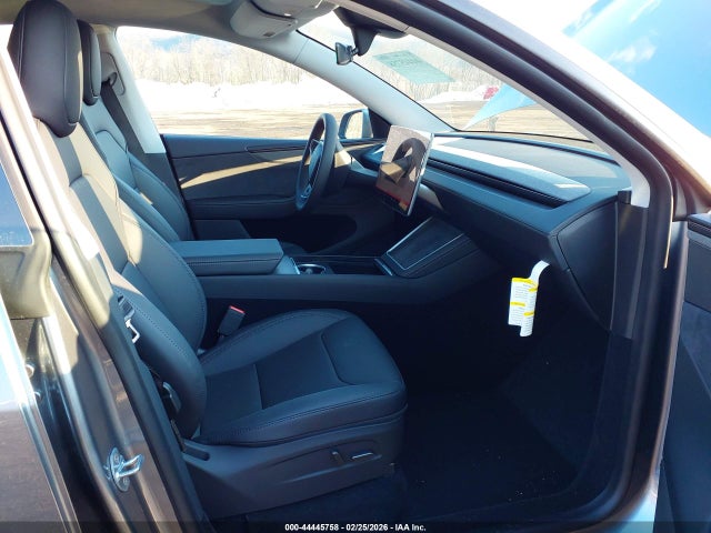 44445758 :رقم المزاد ، 7SAYGDEE9TF450197 vin ، 2026 Tesla Model Y مزاد بيع