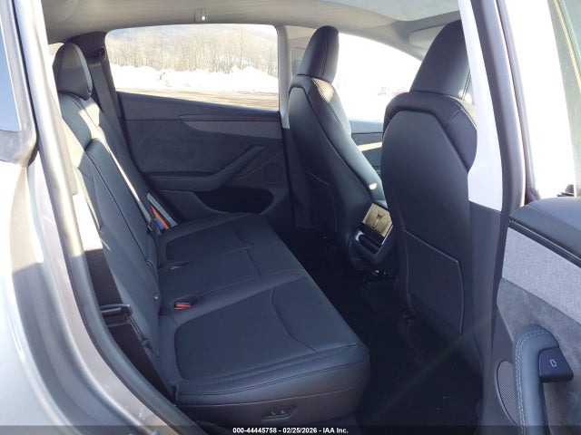 44445758 :رقم المزاد ، 7SAYGDEE9TF450197 vin ، 2026 Tesla Model Y مزاد بيع