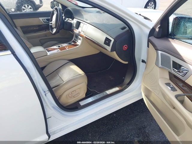 2012 JAGUAR XF SAJWA0HB3CLS25207 Photo 4