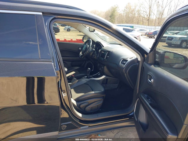 2018 Jeep Compass Latitude Fwd მანქანა იყიდება აუქციონზე, vin: 3C4NJCBBXJT102896, აუქციონის ნომერი: 44445822