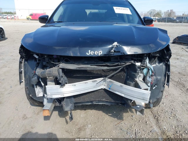 2018 Jeep Compass Latitude Fwd მანქანა იყიდება აუქციონზე, vin: 3C4NJCBBXJT102896, აუქციონის ნომერი: 44445822