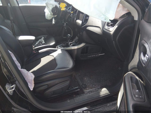 Jeep Compass Latitude 4x4 2019 3C4NJDBB9KT847680 Image 5