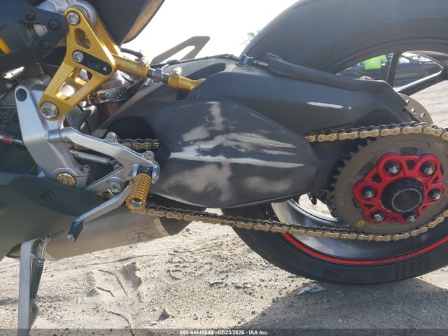 ZDMHAATW2RB015238 Ducati Panigale V2