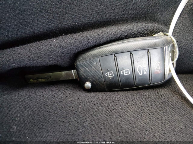 3KPA24AB9JE053830 KIA RIO S