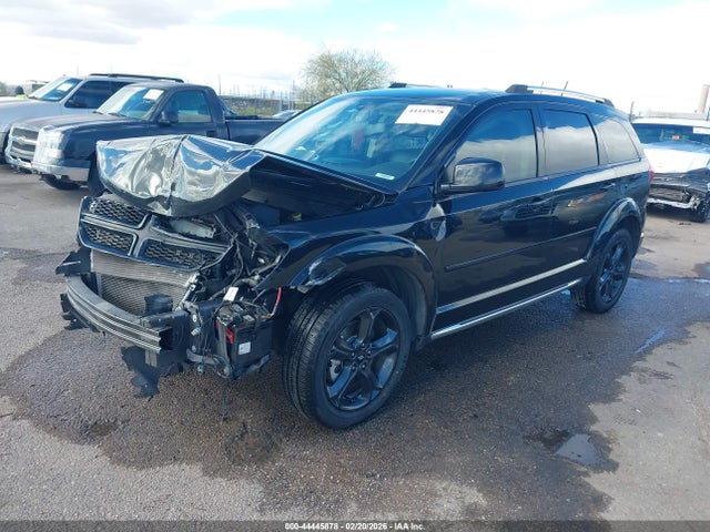 3C4PDCGB0JT327823 Dodge Journey Crossroad