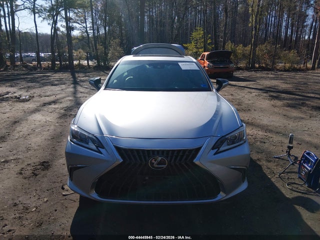 44445945 :رقم المزاد ، 58ADA1C19SU075501 vin ، 2025 Lexus Es 300h مزاد بيع