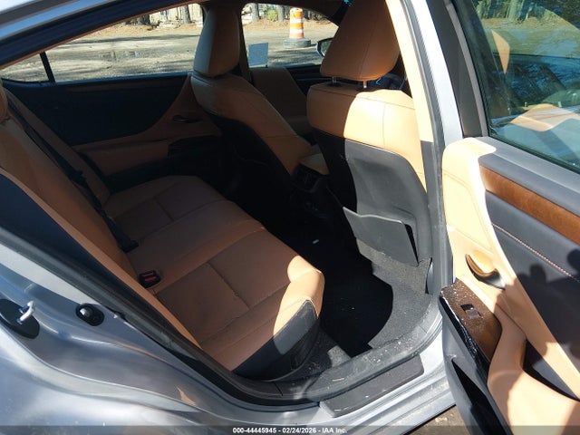 44445945 :رقم المزاد ، 58ADA1C19SU075501 vin ، 2025 Lexus Es 300h مزاد بيع