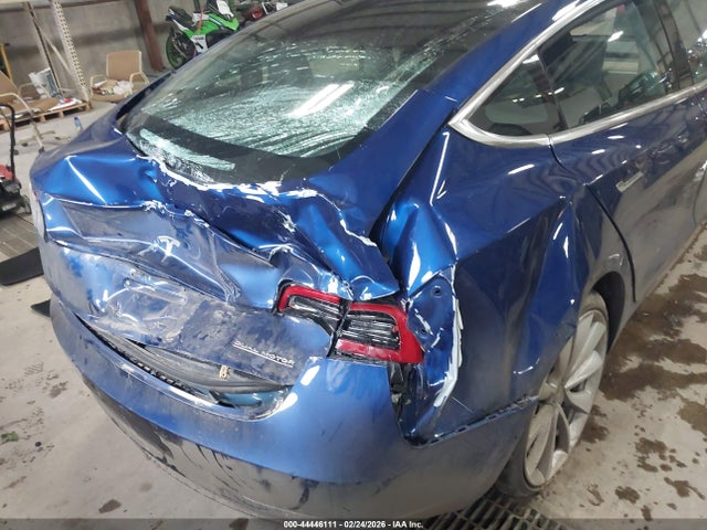 Продаж на аукціоні авто 2019 Tesla Model 3 Long Range/performance, vin: 5YJ3E1EBXKF441279, номер лоту: 44446111