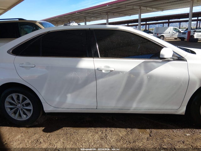 4T1BF1FK0HU319050 Toyota CAMRY LE