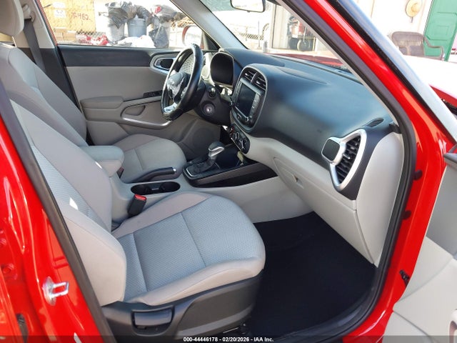 2023 Kia Soul Lx მანქანა იყიდება აუქციონზე, vin: KNDJ23AU7P7199213, აუქციონის ნომერი: 44446178