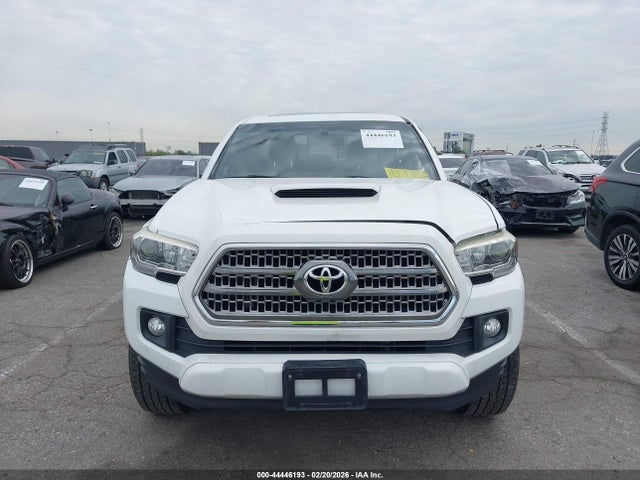 5TFAZ5CNXHX045044 Toyota Tacoma