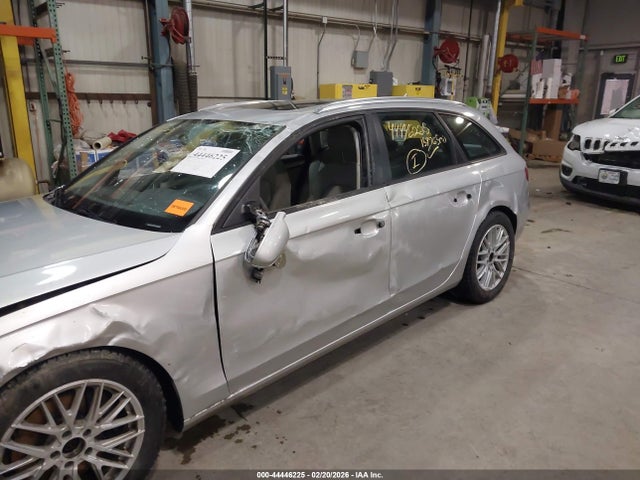 44446225 :رقم المزاد ، WAUSFAFL7AA041166 vin ، 2010 Audi A4 2.0t Premium مزاد بيع