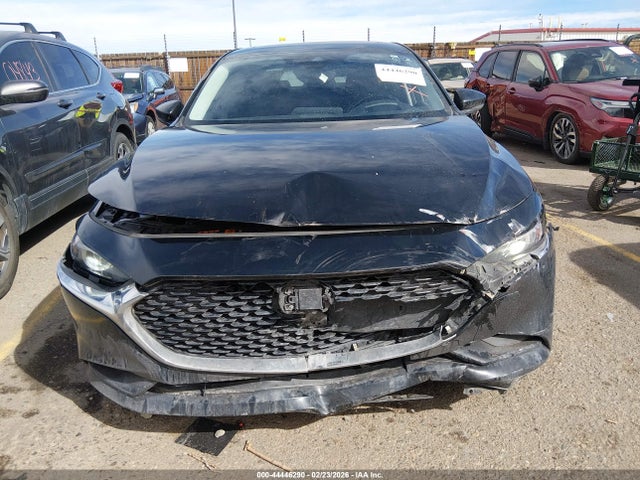 44446290 :رقم المزاد ، JM1BPADL1N1501172 vin ، 2022 Mazda Mazda3 Premium مزاد بيع