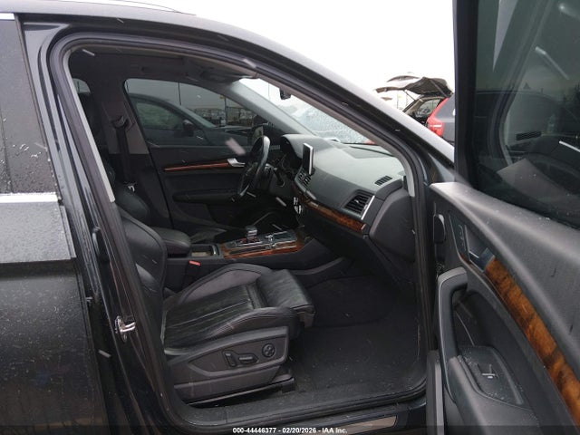 WA1BNAFY0J2067873 Audi Q5 2.0t Premium/2.0t Tech Premium
