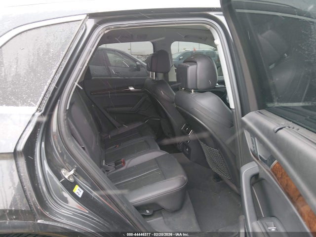 WA1BNAFY0J2067873 Audi Q5 2.0t Premium/2.0t Tech Premium