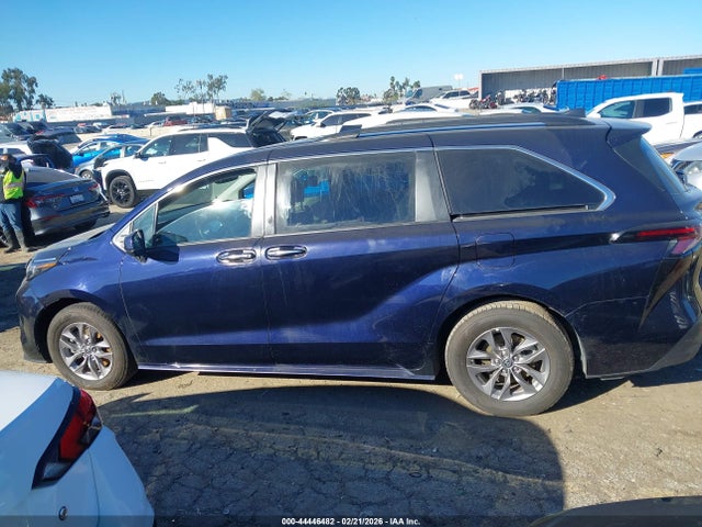 Toyota SIENNA XLE 2023 5TDYRKEC6PS153299 Image 14