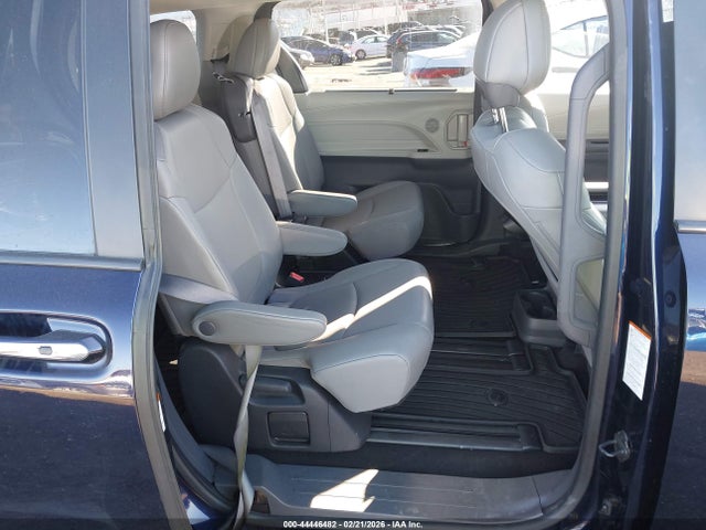 Toyota SIENNA XLE 2023 5TDYRKEC6PS153299 Image 8