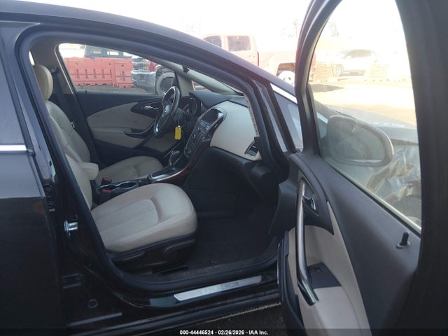 44446524 :رقم المزاد ، 1G4PP5SK1F4197831 vin ، 2015 Buick Verano مزاد بيع