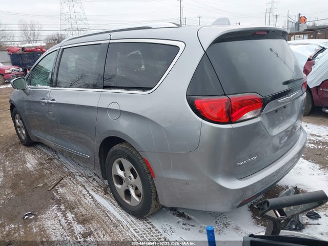 44446541 :رقم المزاد ، 2C4RC1EG8HR521057 vin ، 2017 Chrysler Pacifica Touring-l Plus مزاد بيع